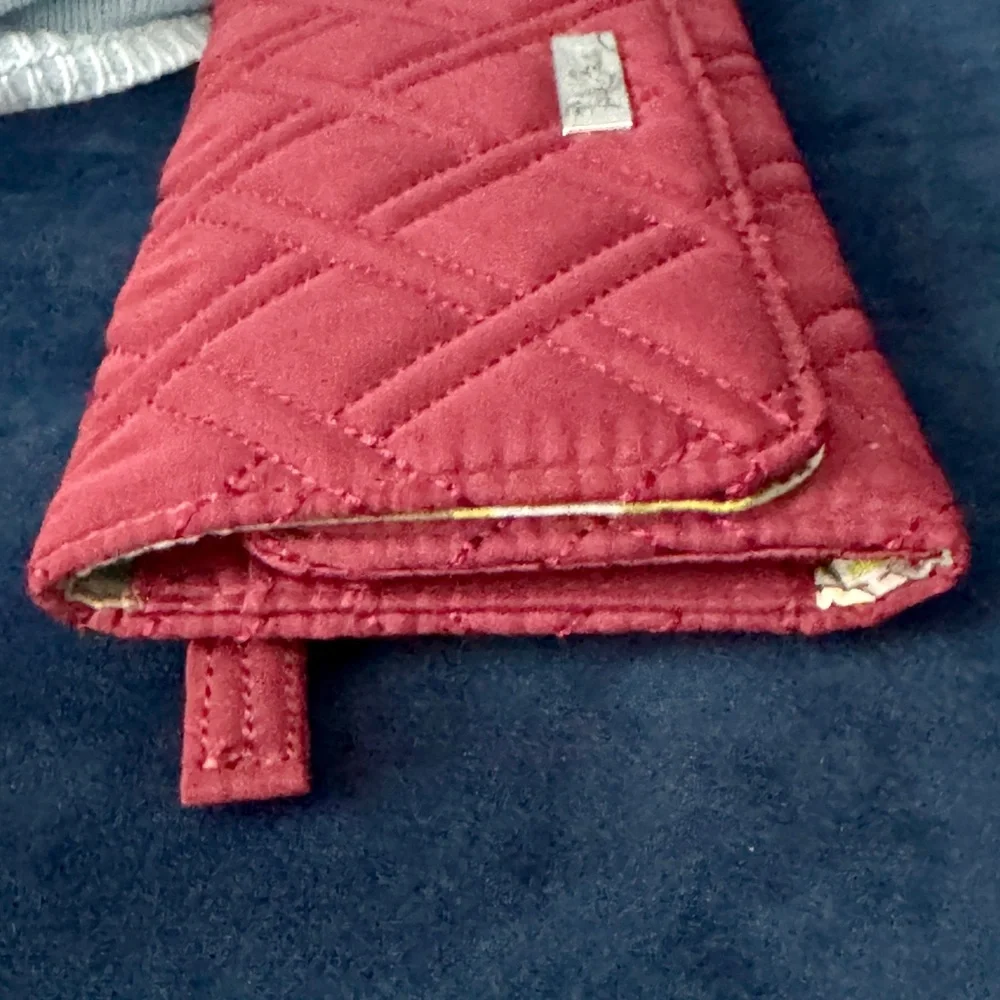 Vera Bradley Quilted Classic Merlot Burgundy Trifold Large Wallet - Picture 13 of 14